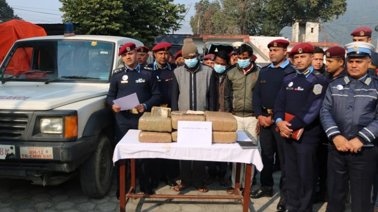 स्वास्थ्य चौकीको एम्बुलेन्समा गाँजा तस्करी