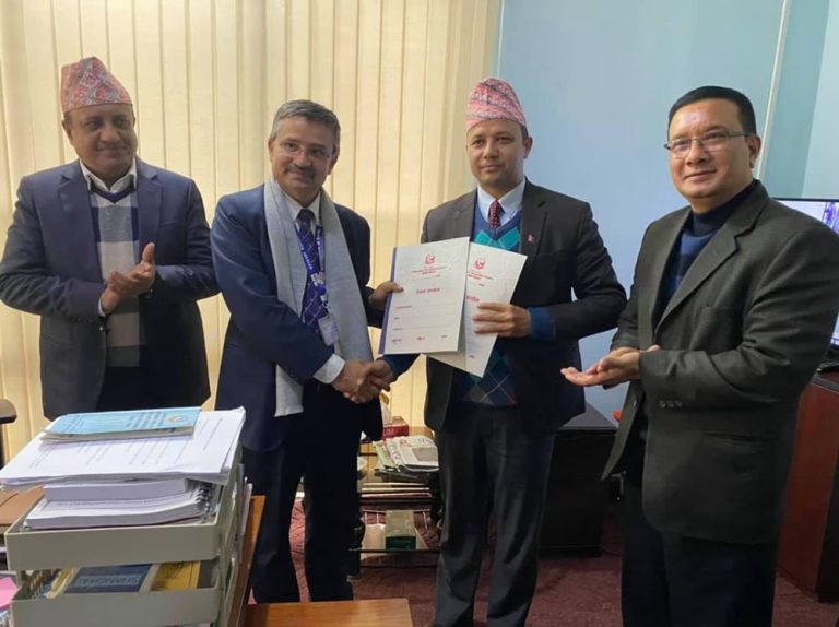 नेपाल टेलिकम र  सडक विभागबीच सम्झौता