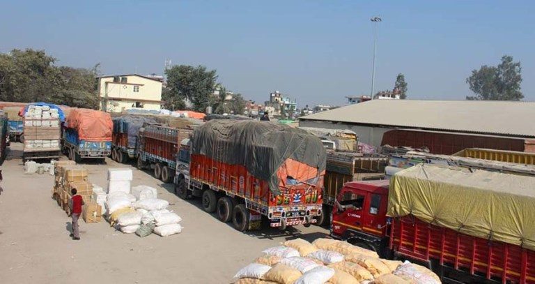 वैदेशिक व्यापार: भारतसँग ३ खर्ब १७ अर्बको व्यापार घाटा