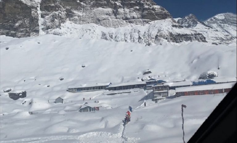 हिमपातमा हराइरहेकाको उद्धारमा समस्या, प्रभावित क्षेत्रमा पुग्नै सकस