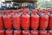 श्रीराम ग्यास उद्योगको गोदाममा छ हजार सिलिन्डर लुकाएको भेटिएपछि…