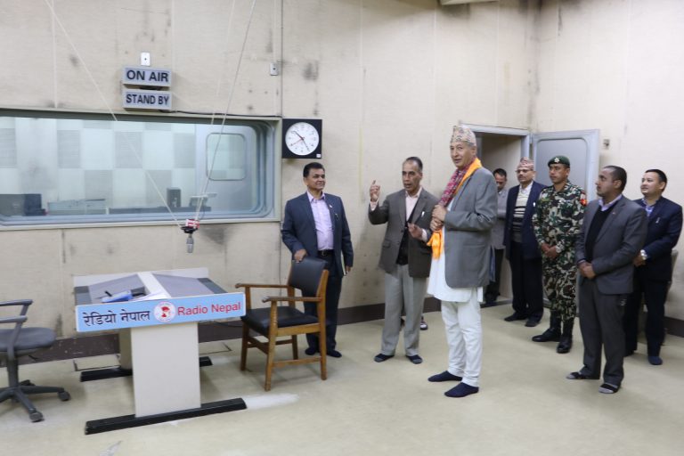 रेडियो नेपालको प्रसारण पहुँच सबै क्षेत्रमा प्रभावकारी रुपमा पुर्याउनुपर्छः  सञ्चार मन्त्री डा. खतिवडा