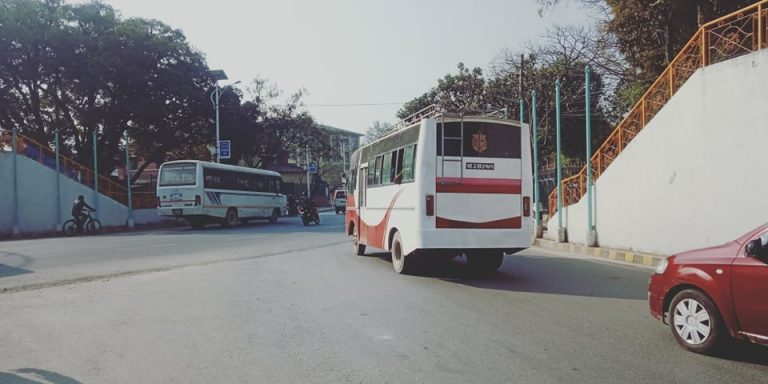 लामो दूरीका सवारीसाधन बन्द, सडक सुनसान देखियो