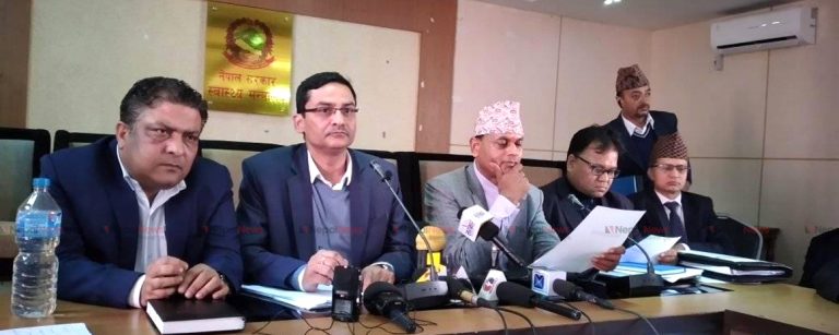 कोरोना सम्बन्धी आशंका छ, १११५ मा फोन गर्नुहोस्