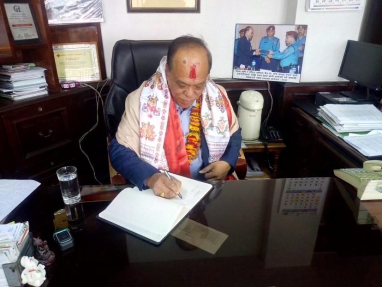 राष्ट्रिय वाणिज्य बैंकका सिइओ किरणकुमार श्रेष्ठद्धारा पदबहाली