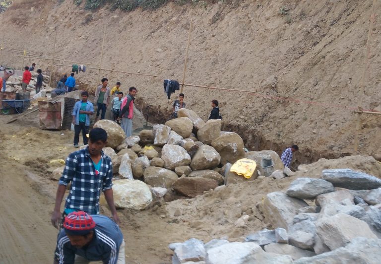 निर्माण क्षेत्रका २० लाख मजदुर प्रभावित, ५ हजार आयोजना अन्यौलमा