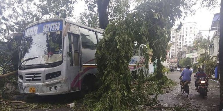 भारत र बंगलादेशमा शक्तिशाली अम्पुन आँधीः मृतकको संख्या ८४ पुग्यो, ५ लाख घरबारविहीन