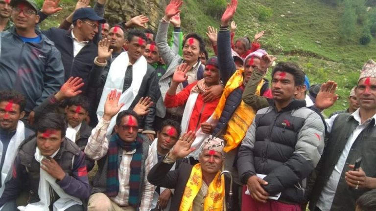 गुठिचौर गाउँपालिकामा नेकपामा पहिरो,एक दर्जन कार्यकर्ताद्धारा पार्टी परित्याग