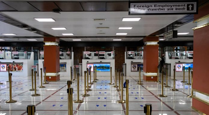 नेपाली मूलका नागरिकलाई विमानस्थलमा अलग्गै डेस्क