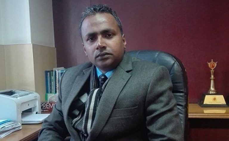 नेपाल लाइफ इन्स्योरेन्सको सीइओबाट बिदा भए झा, कामूको जिम्मा प्रसाईलाई