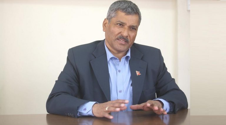 ‘कोरोनाको मारमा परेका व्यवसायीलाई दवाव दिएर हतोत्साहित नबनाउनु’- गभर्नर अधिकारी