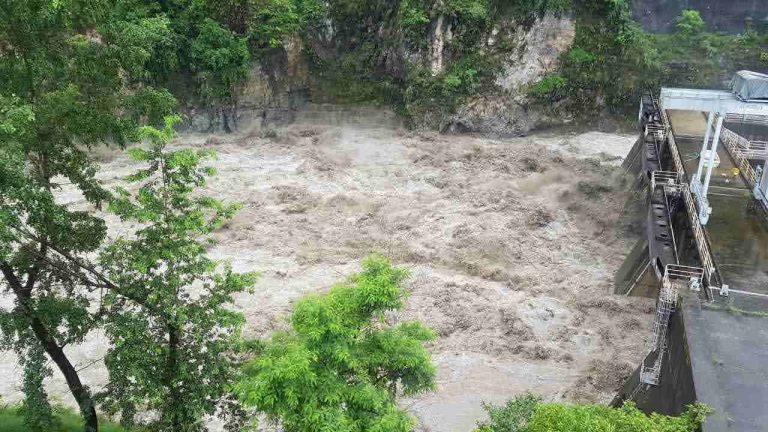 वर्षाका कारण करिब ५ सय मेगावाट विद्युत् उत्पादन बन्द
