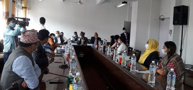 एक बर्षको अलमलपछि बैंकलाई ब्रोकर लाइसेन्स दिने निर्णय
