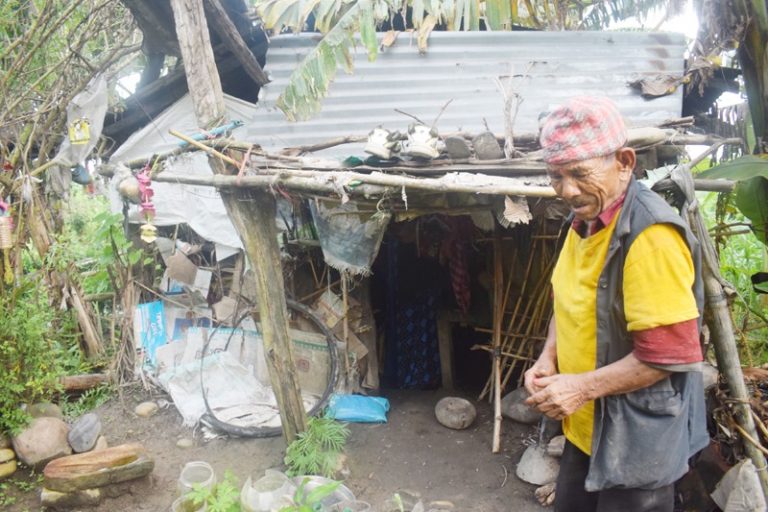 गरिबको पीडा – ‘रोग भन्दा छिट्टो बस्तीमा भोक आईपुग्यो’