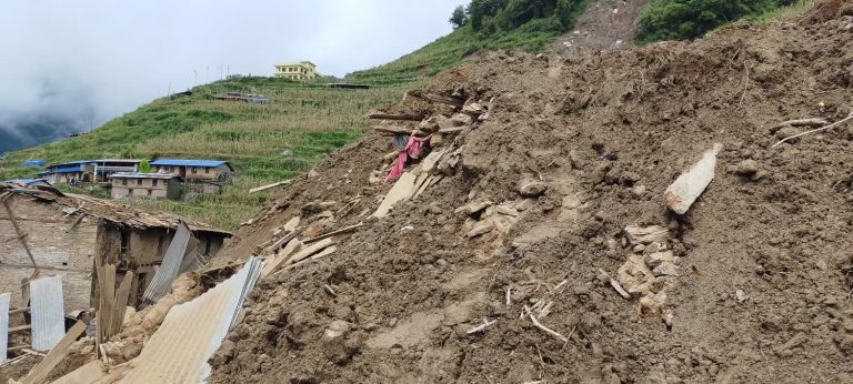 दुईमहिनामा बाढी, पहिरो र चट्याङले लियो २३१ जनाको ज्यान, ७७ बेपत्ता