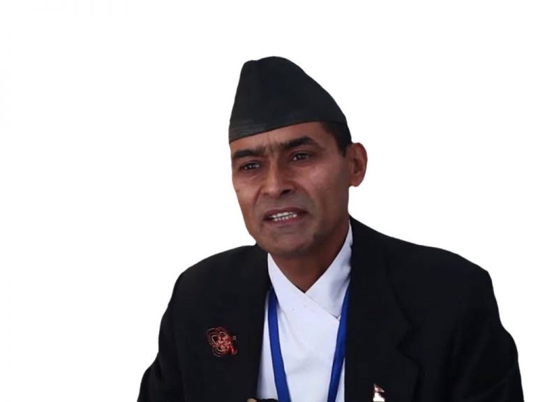 उपसचिव प्रेम सन्जेलमाथि कार्यकक्षमै हातपात