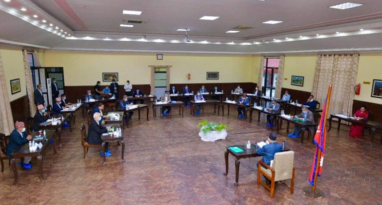 प्रधानमन्त्रीसँग व्यवसायीको गुनासो ‘विद्युतीय सवारीमा बढाइएको भन्सार र अन्त:शुल्क फिर्ता होस्’