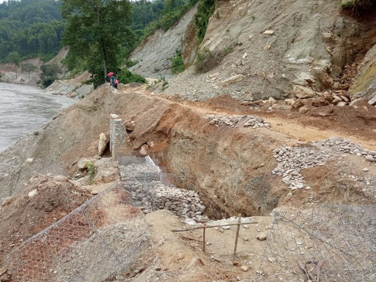 वैदेशिक सहयोगमा निर्माणाधीन अधिकांश सडक आयोजनाका काम ठप्प