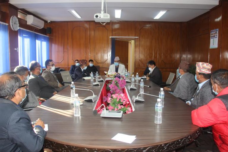 निर्माण व्यवसायीहरुका माग पूरा गर्न सरकार सकारात्मक -मन्त्री नेम्बाङ