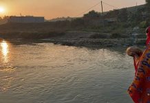 उदाउँदो सूर्यलाई अर्घ्य दिएसँगै सकियो छठ