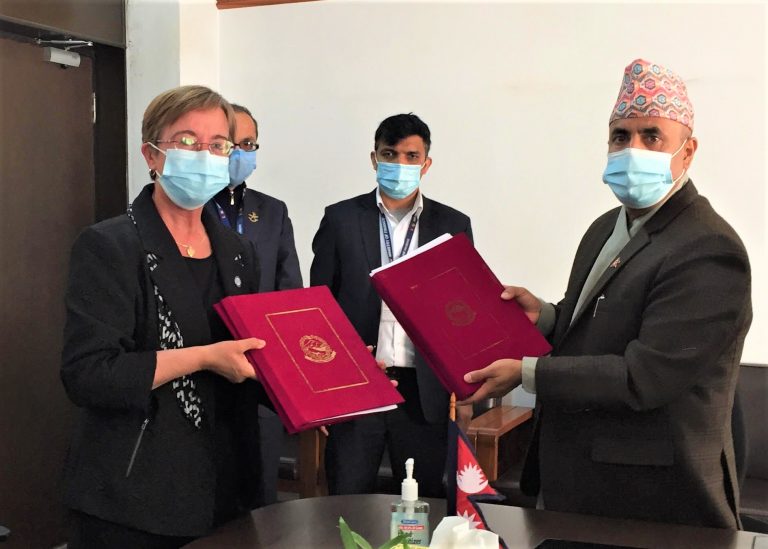 आर्थिक पुनरुत्थानका लागि सरकार र विश्व बैंकबीच ४२ अर्ब रुपैयाँको सम्झौता