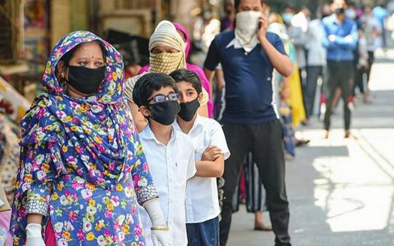 सार्वजनिक स्थानमा आवत जावत गर्दा मास्क प्रयोग नगरे कारवाही