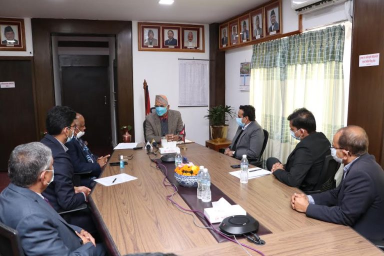 ‘सरकार निजी क्षेत्रलाई साथ लिएर अघि बढ्छ’- अर्थमन्त्री पौडेल