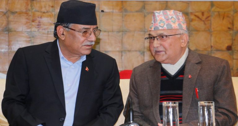 फुट्नै लागेको हो त नेकपा, विवाद समाधान गर्न दोस्रो तहका नेताहरु सक्रिय