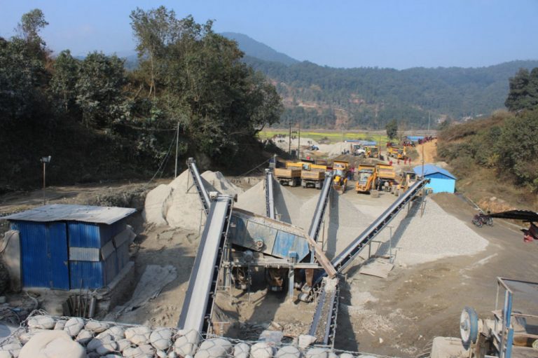 गोरखाको अवैध क्रसर तत्काल बन्द गर्न प्रशासनको निर्देशन