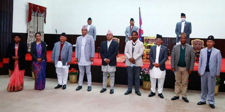 प्रदेशमा चुनाव हारेकालाई मन्त्रीको कुर्सी, मन्त्रालयमा पनि व्यापक हेरफेर
