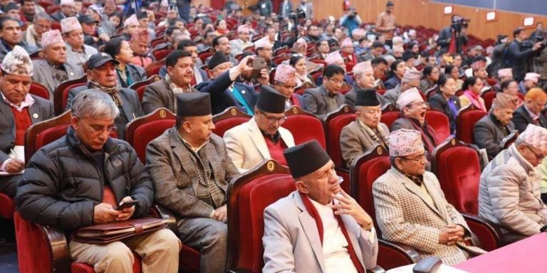 नेकपा दुई पक्षको छुट्टाछुट्टै केन्द्रीय कमिटी बैठक, एक-अर्कालाई कारबाहीको तयारी