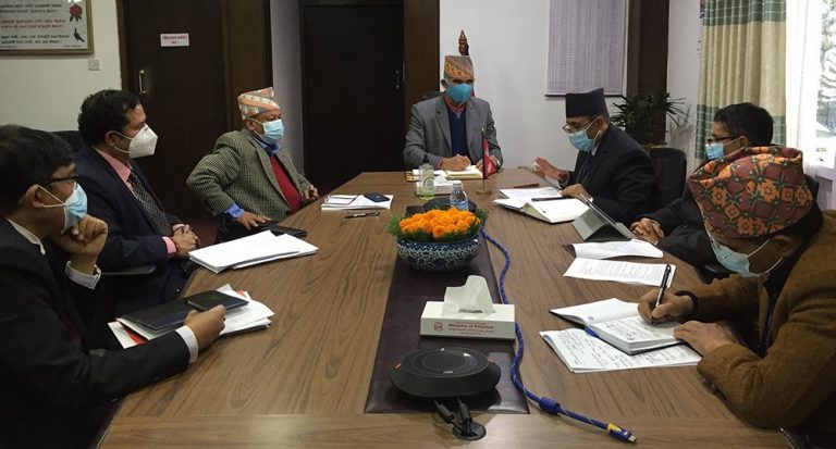 पूँजीबजारको ब्रोकर कमिसन घटाउन अर्थमन्त्रीको निर्देशन