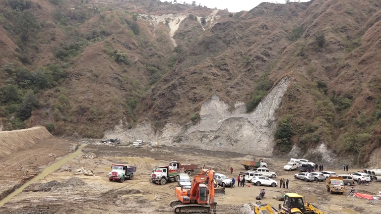 शनिबारबाट बन्चरे डाँडामा पुग्न थाले फोहोरका गाडी
