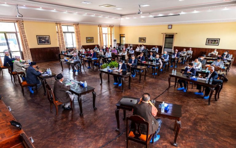अन्योलपूर्ण अवस्थाकाबीच नेकपा स्थायी कमिटी बैठक सुरु, ओली पनि सहभागी