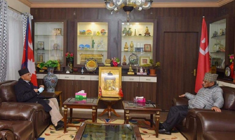 विवाद मिलाउन प्रधानमन्त्रीको दौडधुप,‘आरोप पत्र’ फिर्ता प्रस्ताव प्रचण्डले मानेनन्
