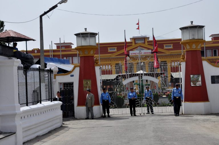 विशेष अधिवेशनको माग गर्दै नेकपा सांसद शीतलनिवासमा