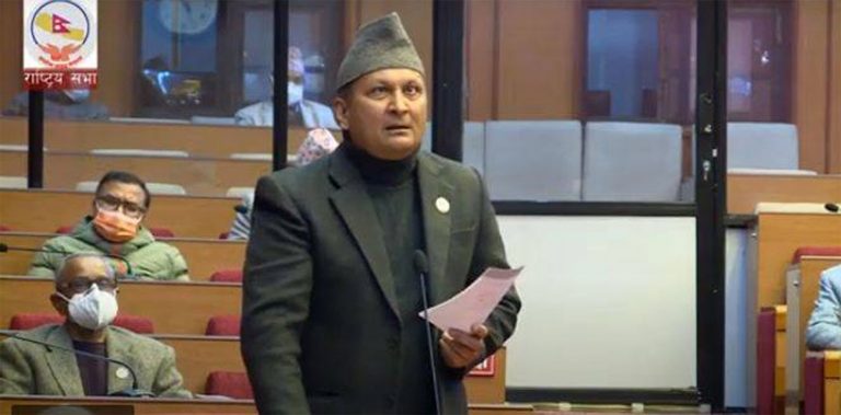 आफूले संविधान नमान्ने,अरुले मात्र मान्नुपर्ने भन्ने सोचाइ राख्ने प्रधानमन्त्री  हिटलर हो ?