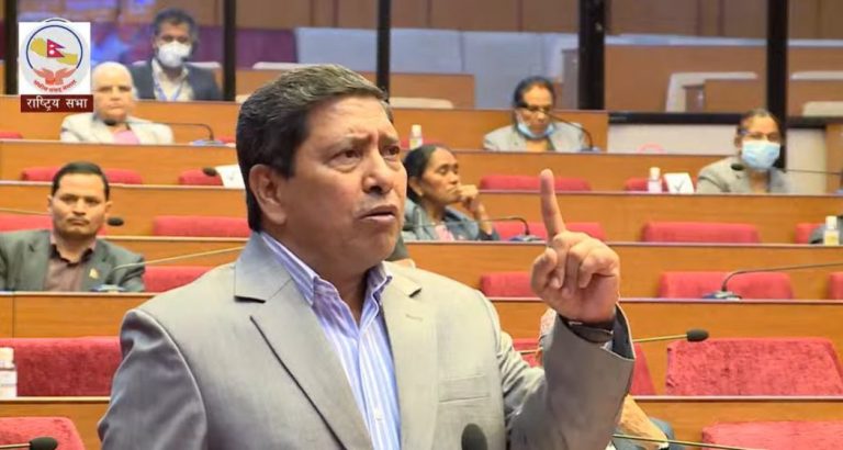 ‘आफ्नो पद नबच्‍ने भएपछि पार्टी विधान र संविधान मान्दिनँ भन्न पाइँदैन’