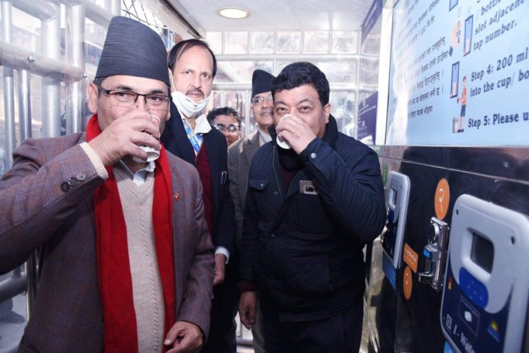 काठमाडौंको ५ ठाउँमा ‘वाटर एटिएम’ सञ्चालन, कसरी गर्ने प्रयोग ?