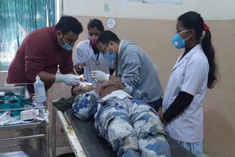 सशस्त्र प्रहरी र भारतीय बालुवा तस्करबीच झडप, दुई घाइते