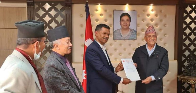 ओली समूहले देव गुरुङलाई प्रमुख सचेतकबाट हटायो, विशाल भट्टराईलाई जिम्मेवारी