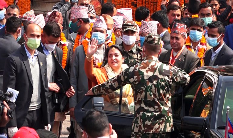 पशुपतिमा सुनको जहलरी राखेकै दिन सर्वोच्‍चले दियो अन्तरिम आदेश
