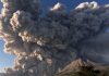 इन्डोनेशियामा शक्तिशाली ज्वालामुखी विस्फोट, पाँच किलोमिटर माथिसम्म फैलियो धुँवा