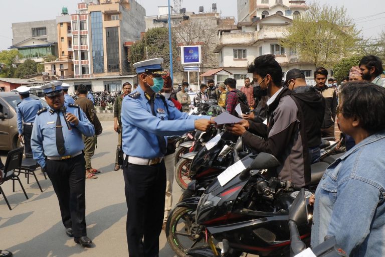 चोरीको मोटरसाइकल सहित दुई जना पक्राउ, ३० वटा मोटरसाइकल बरामद