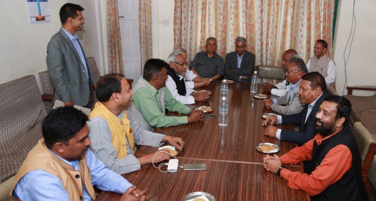 ओलीविरुद्ध  गठबन्धनको लागि कांग्रेस,माओवादी र जसपाबीच छलफल हुँदै
