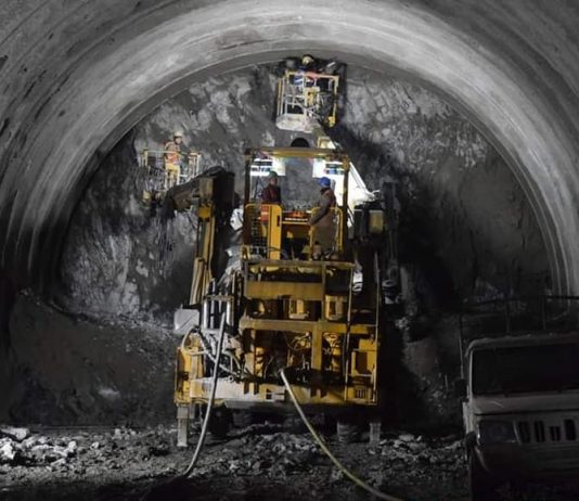 नौबिसे-नागढुंगा सुरुङमार्ग निर्माण तीव्र, सुरुङ खन्ने काम ५६ प्रतिशत सकियो