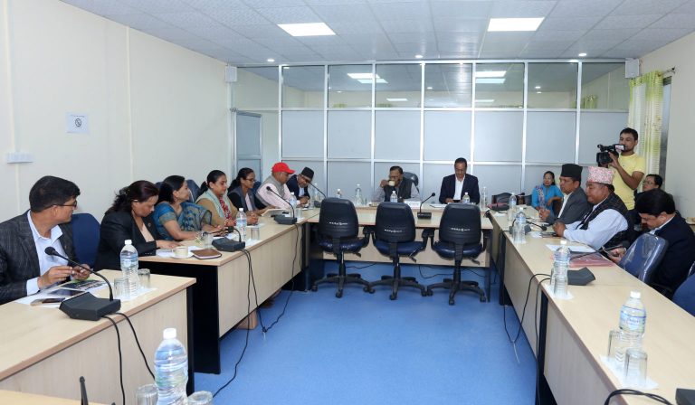 पेट्रोलियम पदार्थको मूल्य नियन्त्रण गर्न सरकारलाई संसदीय समितिको निर्देशन