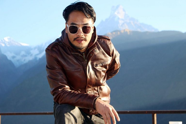 गायक सन्तोष गुरुङको ‘यो बैंश’ सार्वजनिक (भिडियोसहित)