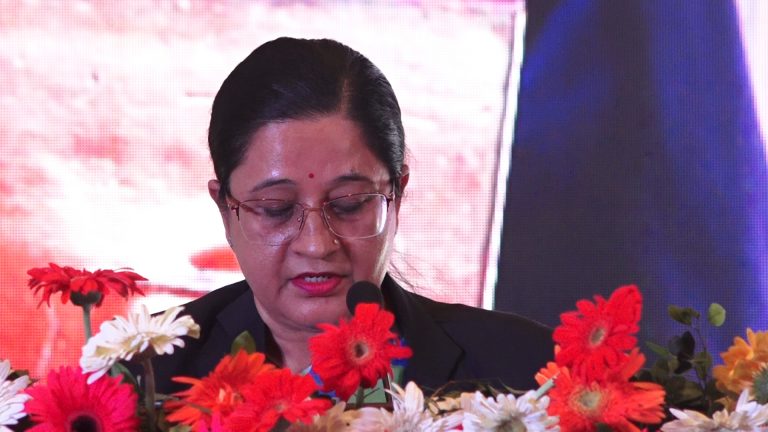‘बैकिङ प्रणाली नै तरलताको चापबाट गुज्रिरहेको छ, केही समय धैर्य गरौँ’- कामु गभर्नर
