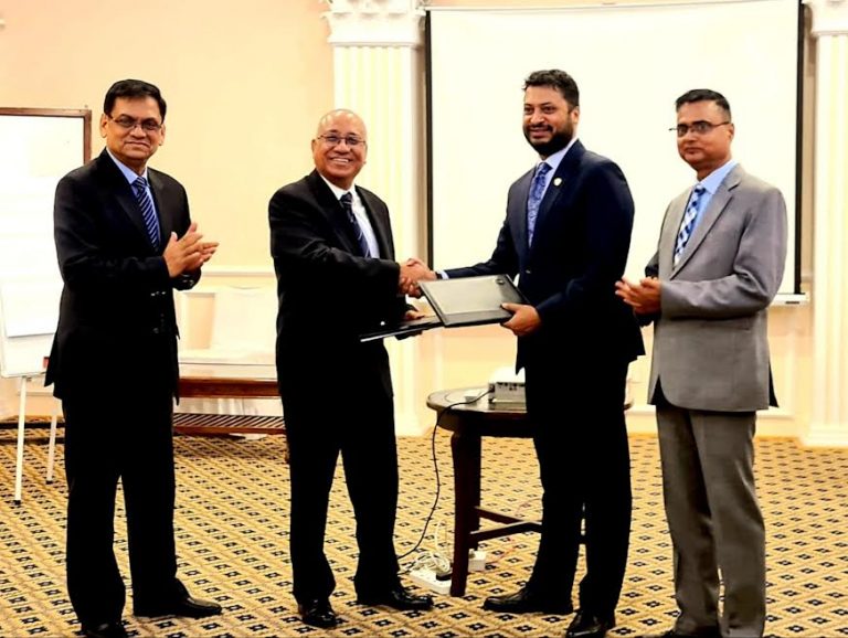 एभरेष्ट र हिमालयन जनरल इन्स्योरेन्स बीमा क्षेत्रकै पहिलो मर्जर कम्पनी, पूँजी वृद्धिले अन्यलाई पनि दबाब